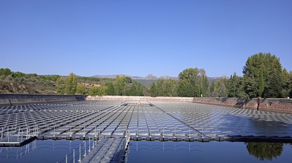 Portugal tiene placas solares que flotan. En España, Madrid toma ventaja: más de 3.700 paneles flotantes son el mejor ejemplo