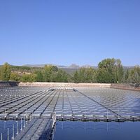 Portugal tiene placas solares que flotan. En España, Madrid toma ventaja: más de 3.700 paneles flotantes son el mejor ejemplo