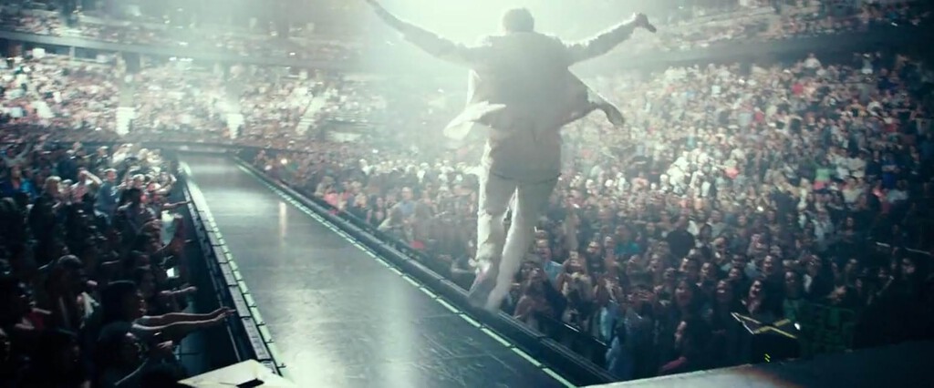 Que haya interés en ver películas de superestrellas como ‘Michael’ me resulta todavía sorprendente. Sobre todo cuando una fabulosa comedia ya las dejó todas para el arrastre