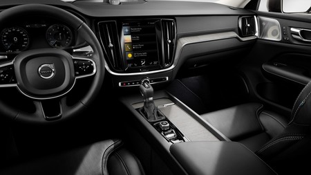 El asistente de voz chino de Alibaba acatará órdenes para los vehículos Daimler, Volvo y Audi