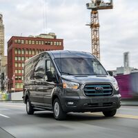 Nueva Ford E-Transit: una furgoneta eléctrica con 350 km de autonomía y hasta 25 configuraciones distintas, para 2022