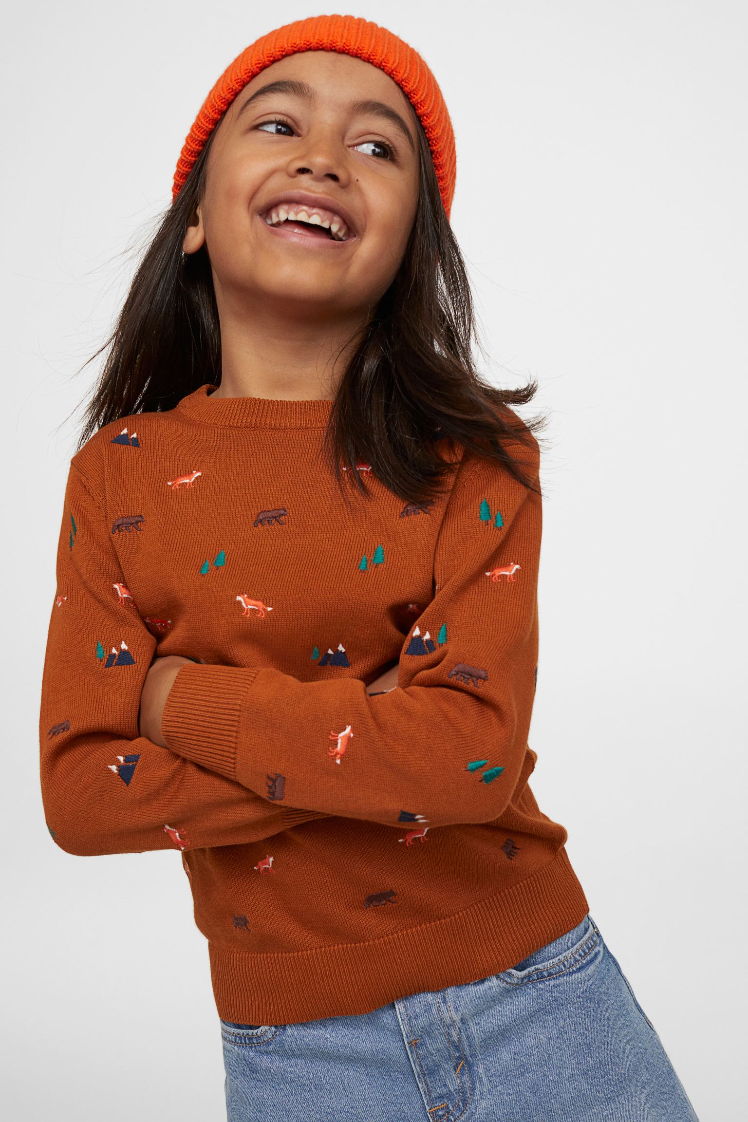 Jersey en punto de algodón con diseño bordado en delantero y mangas