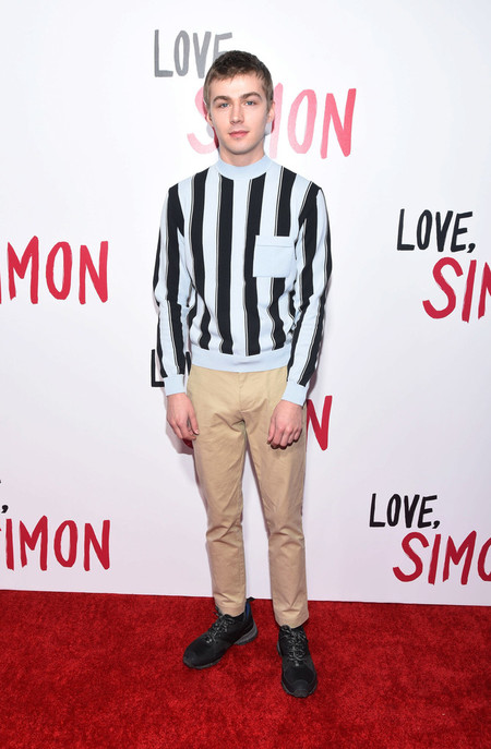 Miles Heizer El Actor De 13 Reasons Why Es El Icono Definitivo De Las Tendencias Retro
