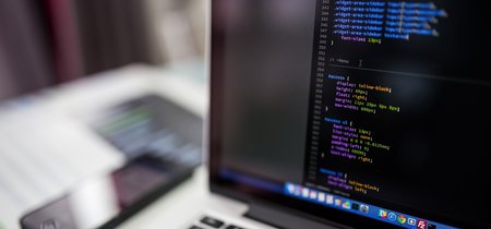 Esta plataforma de cursos te pagará criptomonedas por aprender programación y otras disciplinas tecnológicas