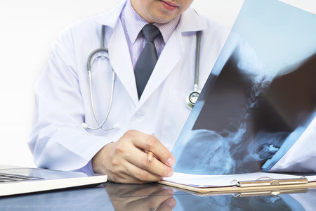 Estos son los ejercicios que pueden ayudarte a prevenir la osteoporosis