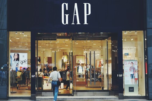 El Corte Inglés arranca desde hoy una liquidación total de prendas GAP para esta temporada al 60% de descuento en su outlet