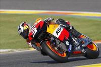 Dani Pedrosa completa el triplete español con su victoria en MotoGP