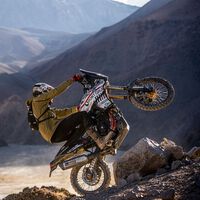 Subir con una Yamaha Ténéré a una montaña de más de 6.000 metros de altitud: el nuevo récord Guinness de Pol Tarrés 