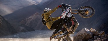 Subir con una Yamaha Ténéré a una montaña de más de 6.000 metros de altitud: el nuevo récord Guinness de Pol Tarrés 