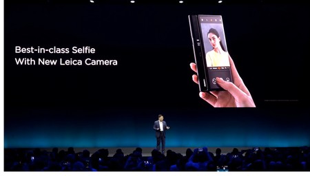 Los selfies en el Mate X, con la cámara trasera
