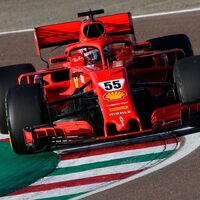 ¡Ya es rojo! Carlos Sainz debuta con un Fórmula 1 de Ferrari, aunque sea el coche de 2018