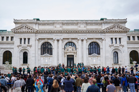 Tim Cook inaugura la impresionante Apple Store de Carnegie Hall en Washington