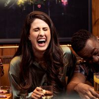 Cuando reír es una enfermedad: la mujer que vivió 30 años con ataques de risa causados por un tumor