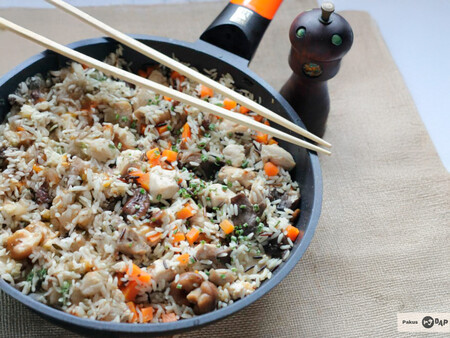 Arroz salvaje con pollo y setas, una receta ligera, económica y resultona, perfecta para la cena
