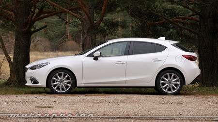 Mazda3 2013 Luxury AT