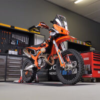 Estos kits de rally para las KTM EXC y Husqvarna FE son el arsenal definitivo para correr el Dakar, por menos de 3.000 euros