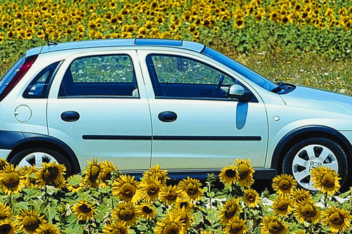 Qué hago si mi coche tiene derecho a la pegatina de la DGT aunque por fecha de matriculación la DGT dice que no