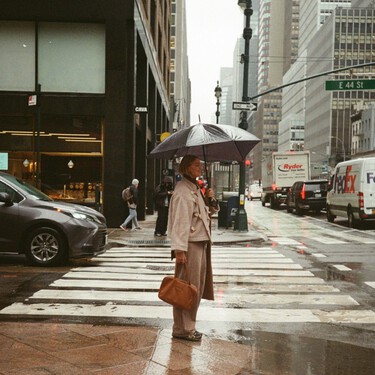 Esta es la chaqueta impermeable que dice adiós a los plumíferos ahora rebajada en Decathlon