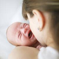 Un bebé no puede manipular ni tomar el pelo a nadie  