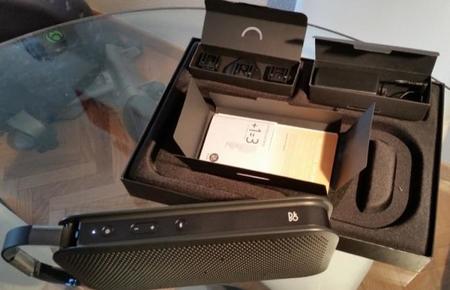 Detalle del empaquetado y los elementos incluidos en la caja