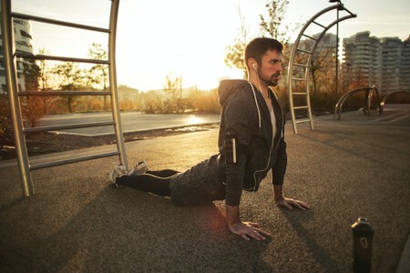 15 prendas de rebajas para running y Yoga que debes fichar para tus entrenamientos