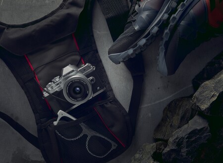 Olympus consuma su venta a JIP y se convierte en 'OM Digital Solutions Corporation' (pero no despeja muchas dudas sobre su futuro)