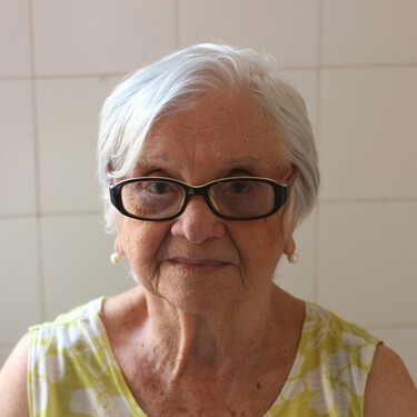 Una jubilada vendió su casa y nunca imaginó lo que vendría después: ahora comparte hogar gratis con los compradores