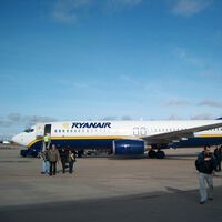 Un piloto de Ryanair lleva a juicio a la Hacienda vizcaína por retenerle un tercio de su sueldo de 124.382 euros 