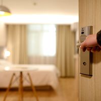 Tengo un hotel y quiero ofrecer alojamiento a teletrabajadores europeos para que pasen el invierno, esto es todo lo que deberías tener en cuenta 