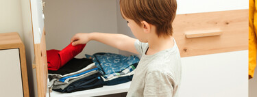 Cómo enseñar a los niños a organizar su armario para fomentar su autonomía en el vestir y el orden en casa