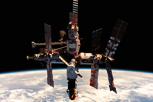 La NASA lleva más de 50 años usando un cementerio espacial, pero no está en la órbita de la Tierra