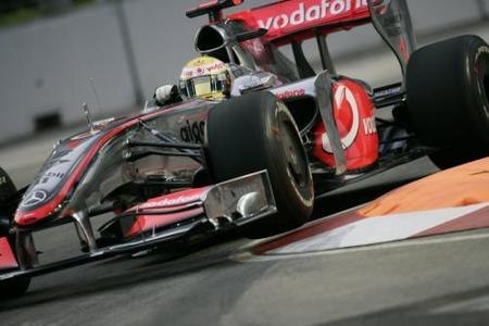Una bandera roja le regala la pole a Lewis Hamilton