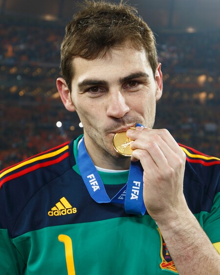 Iker Casillas Exfutbolista La Gente Ve Todo Lo Que He Ganado Pero No Que Durante Ocho Anos Mi Padre Cogia El Coche Y Me Llevaba Cada Dia Desde Mostoles