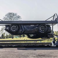 
El superdeportivo eléctrico que está rompiendo las leyes de la física: tiene 1.000 CV pero no necesita ni moverse para pegarse al suelo boca abajo