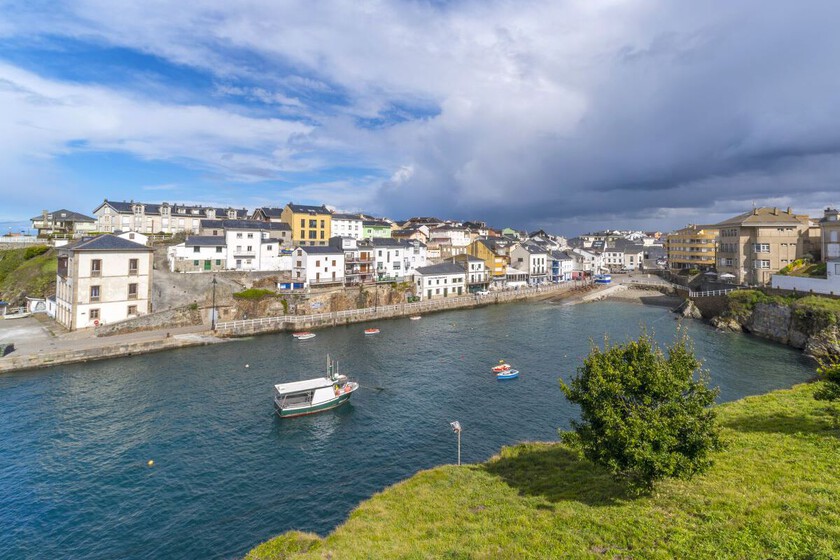De origen ballenero y hoy meca mundial del surf, este pueblo pesquero es una de las villas más bonitas de Asturias