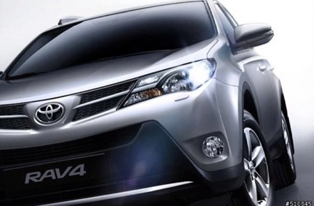 ¿Eres tú, RAV4? Te han hecho unas cuantas fotos...