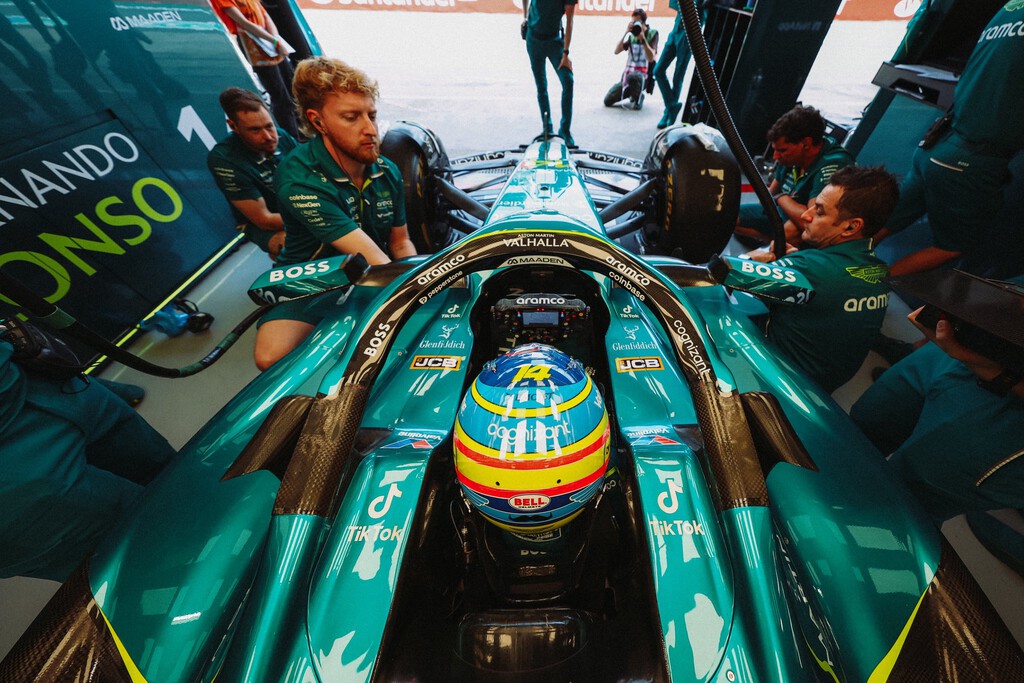 "No puedo ser sincero". Aston Martin quiere esconder el motivo de los altibajos del coche de Fernando Alonso, pero hay una teoría que encaja 