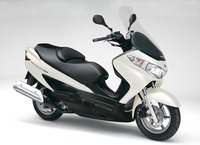 El mercado de las motos sigue en caida libre, pero un poco más lenta