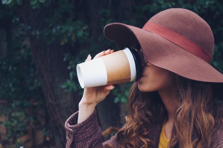 Qué ocurre en tu cuerpo cuando te pasas con la cafeína (y cuánto café tienes que tomar para pasarte)
