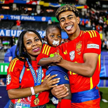 Lamine Yamal Los Dias Antes De Los Partidos Mi Madre Me Hacia Una Receta De Guinea Ecuatorial Arroz Con Pollo Y Salsa De Cacahuete Para Coger Fuerzas