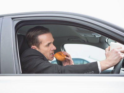 La importancia de saber qué comer al volante