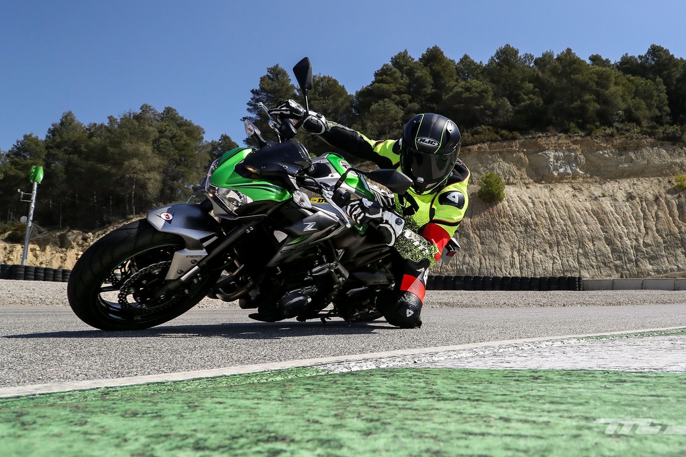 Probamos los Dunlop SportSmart Mk3: neumáticos hypersport de calle con muy buen comportamiento en circuito