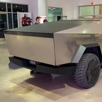 La Tesla Cybertruck se luce fugazmente en un museo de Los Ángeles y deja ver nuevos detalles