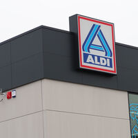 Ya en Aldi dos balizas V16 para tu coche y con las que cumplir la nueva norma de la DGT a partir del próximo 1 de enero