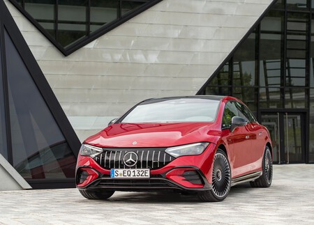 Mercedes Benz Eqe 43 Amg 2023 1600 01
