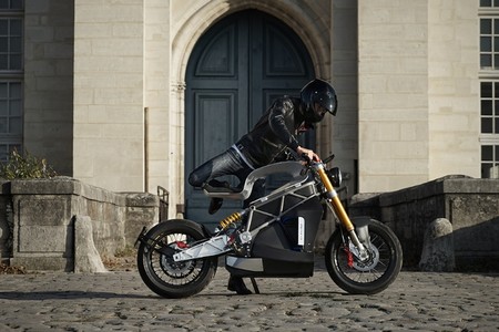 E-raw, una moto eléctrica francesa que lucha por un pedazo de la tarta con un precio de 29.000 euros