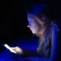 Sueño y rendimiento escolar en adolescentes: claves para que descansen mejor y aprendan más