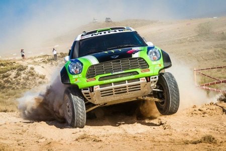 Stephane Peterhansel y Xevi Pons dominan el primer día de la Baja España