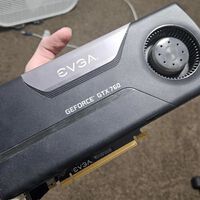 Se encuentra una tarjeta gráfica de 2014 en un PC Gaming de segunda mano y reconoce que lo cuesta creer que "ese trasto siga funcionando"