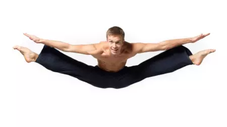 Quema grasas y trabaja todo tu cuerpo realizando diferentes tipos de saltos